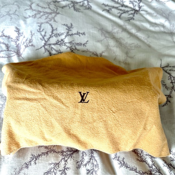 Authentic Louis Vuitton Monogram Canvas Papillion 28 Handbag (Date Code added) - Picture 16 of 16